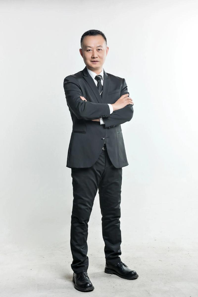 梁现华 创始人 & 执行董事